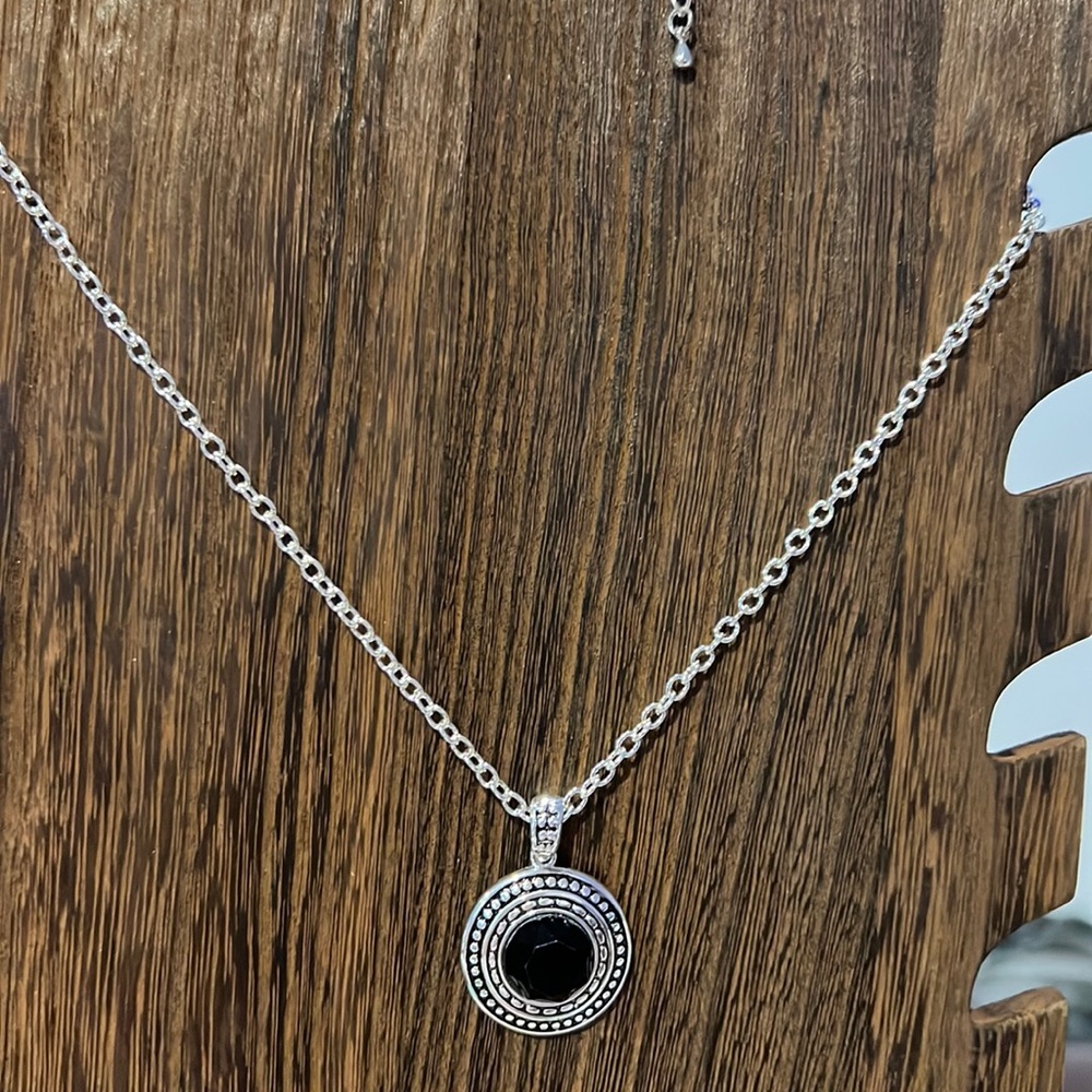 3/$18 Dressbarn Black and Silver Necklace and Earrings Set - New - Lot 327